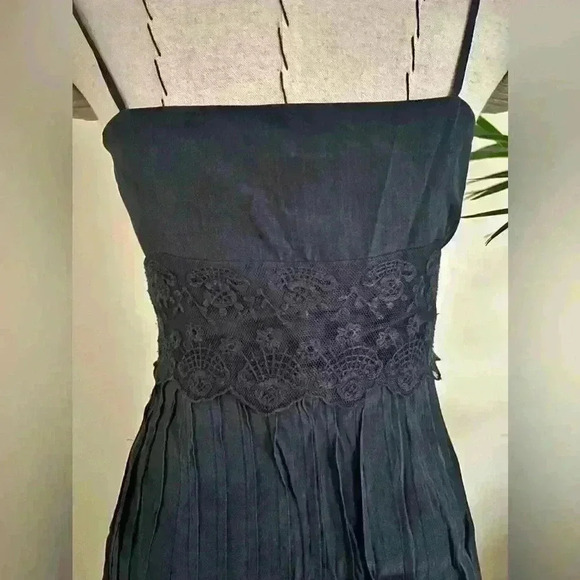 Ann Taylor Black Midi Pleated Dress | Lace Detail | Size 2 - Picture 3 of 8